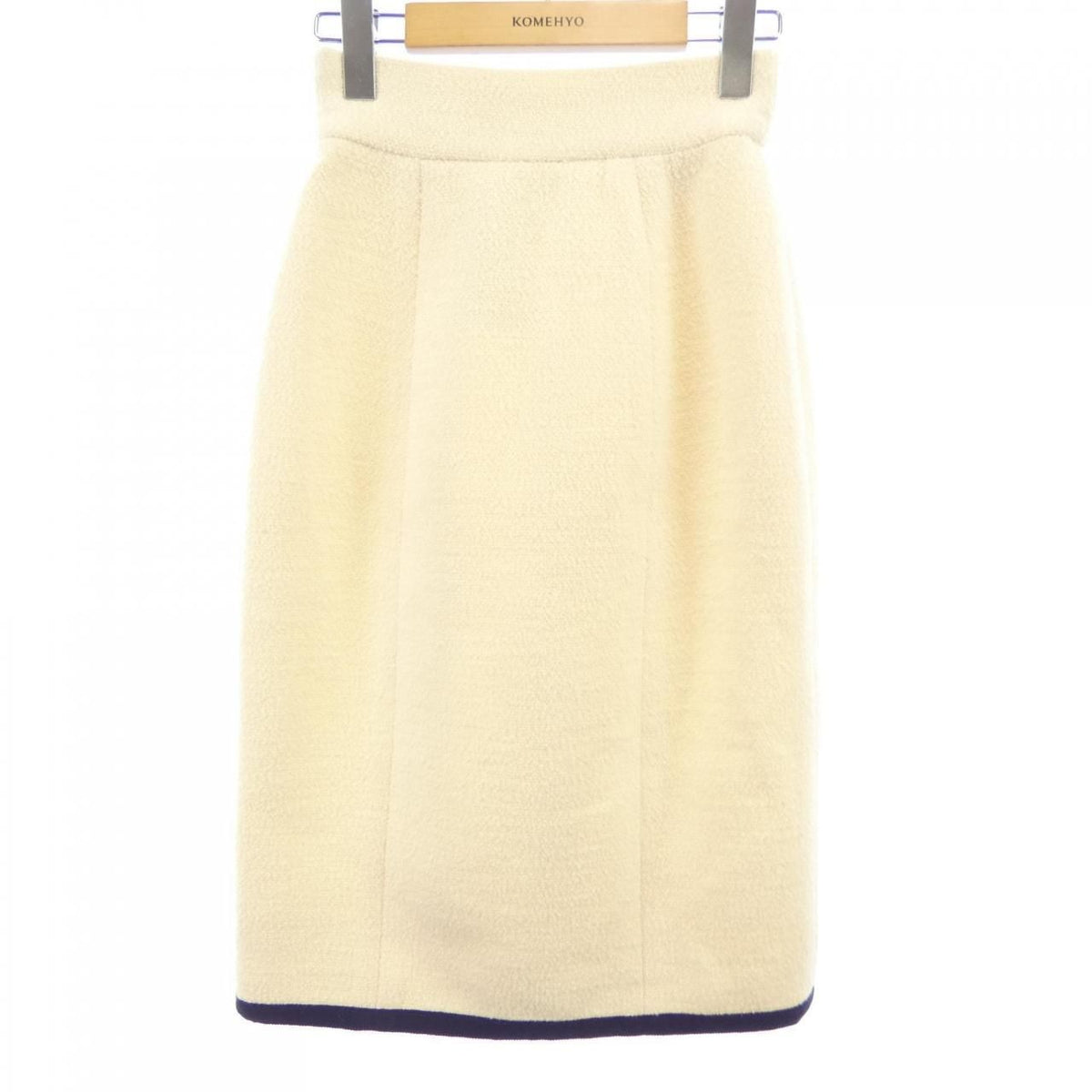 Chanel Vintage Suit White — view 7