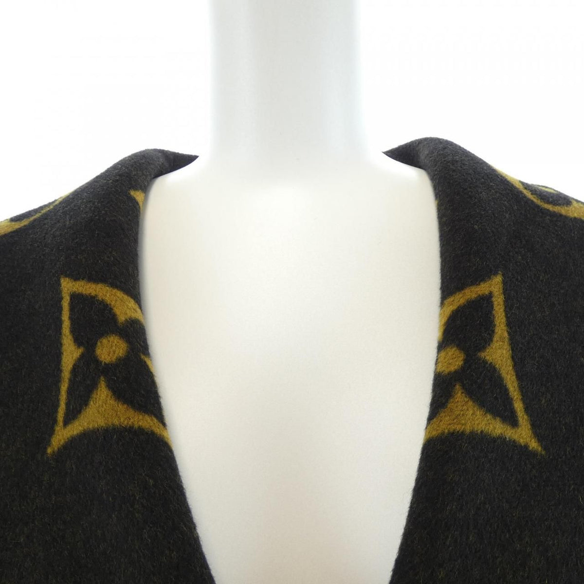 Louis Vuitton Wrap Coat — view 5