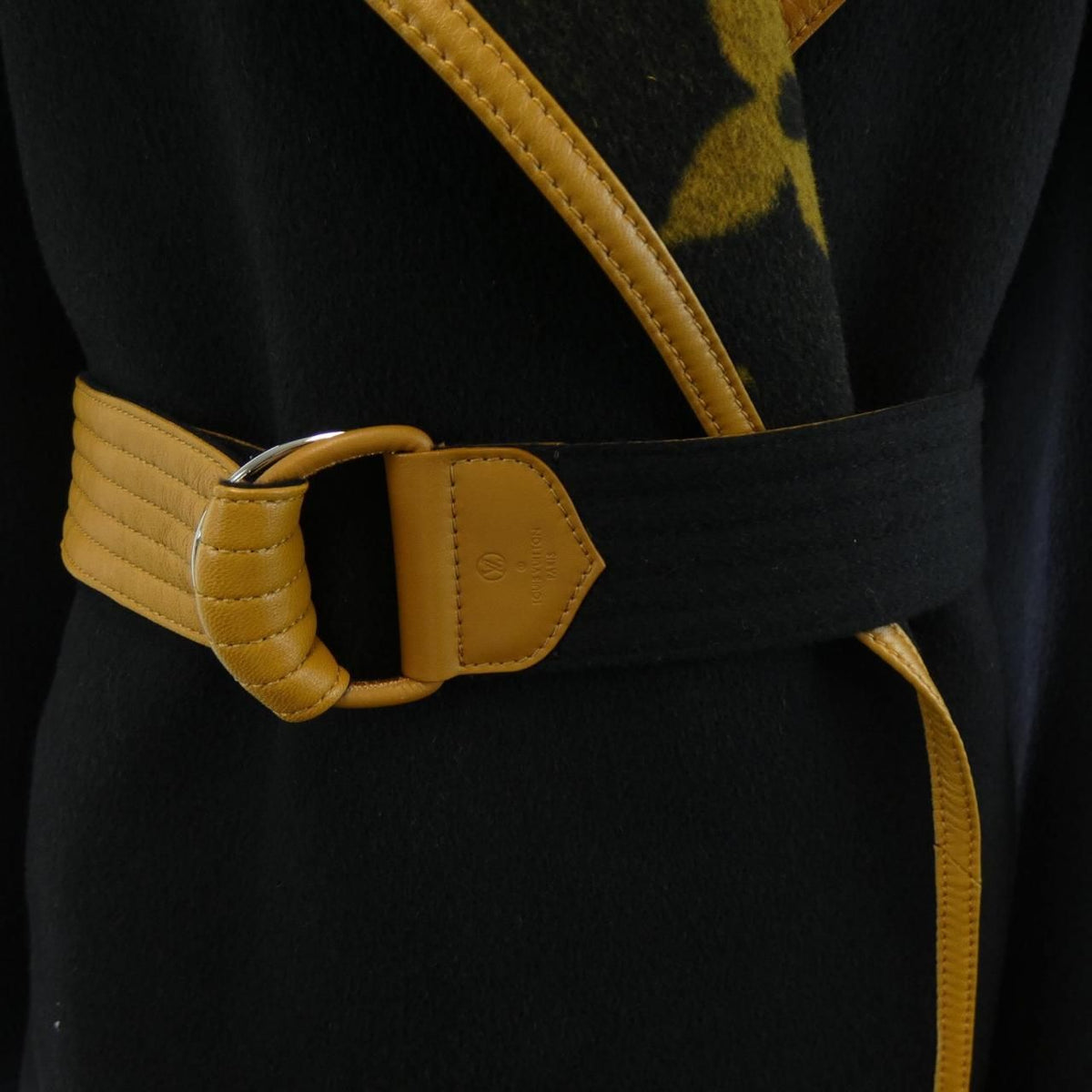 Louis Vuitton Wrap Coat — view 7