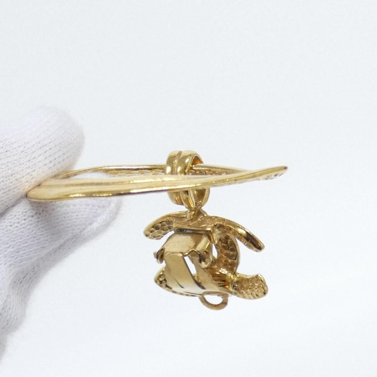 Chanel Vintage Earrings Gold — view 3