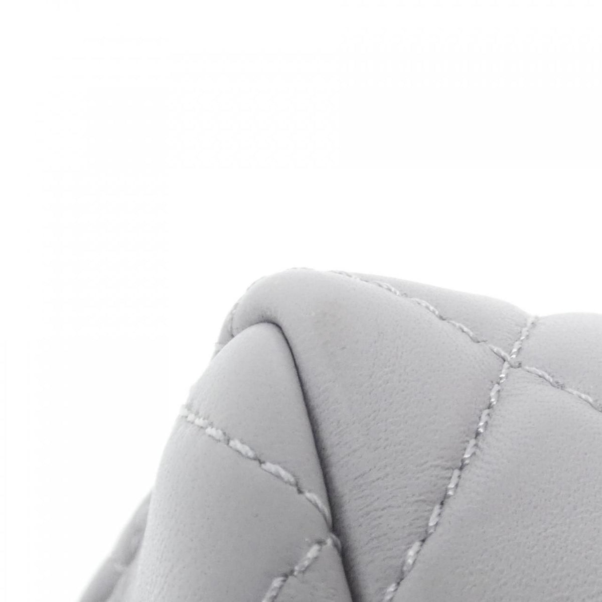 Chanel Shoulder Bag Gray — view 3