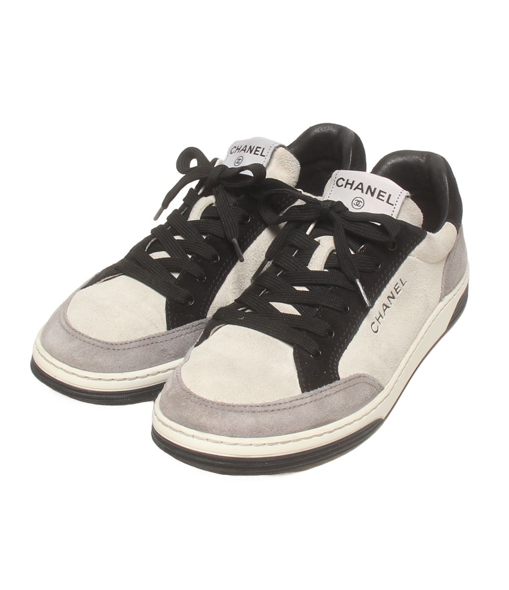 Chanel Low-Top Sneakers Suede