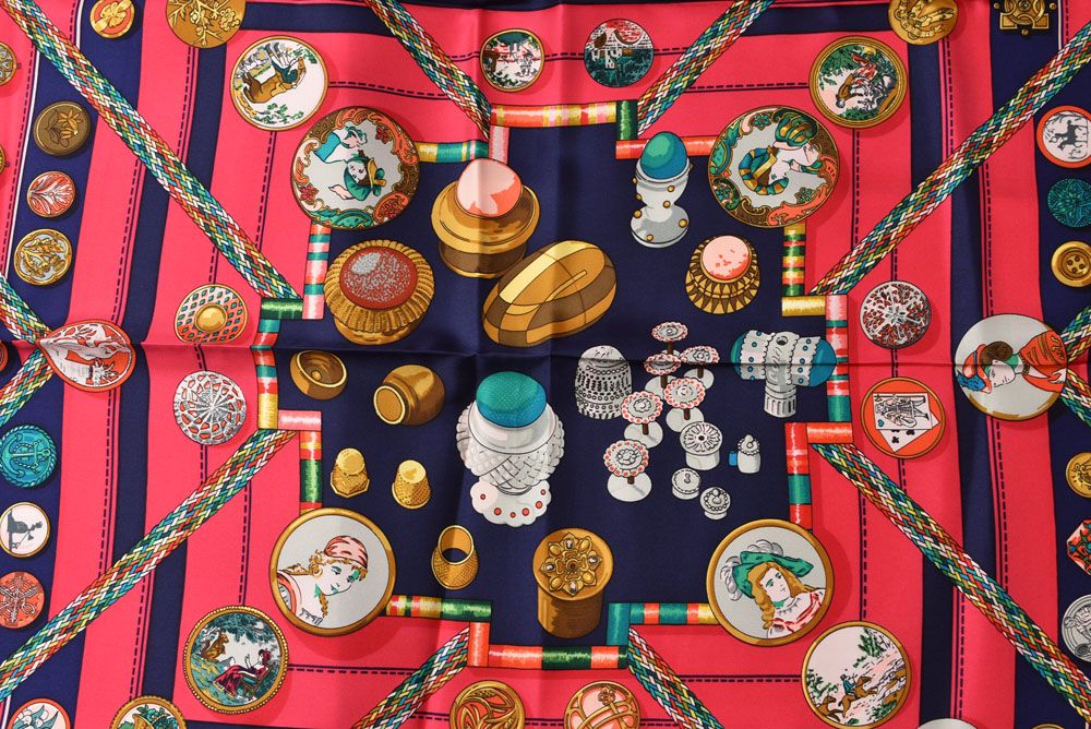 Hermes Carre 90 Scarf Vintage 90 Seamstress Petite Silk 100% Large Navy — view 2