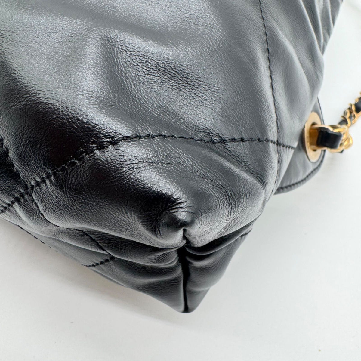 Chanel Backpack Chanel 22 Chain Black Gold — view 8