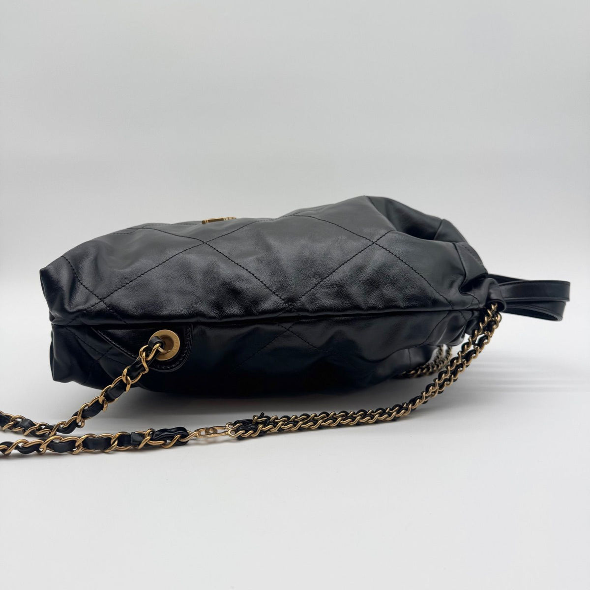 Chanel Backpack Chanel 22 Chain Black Gold — view 3