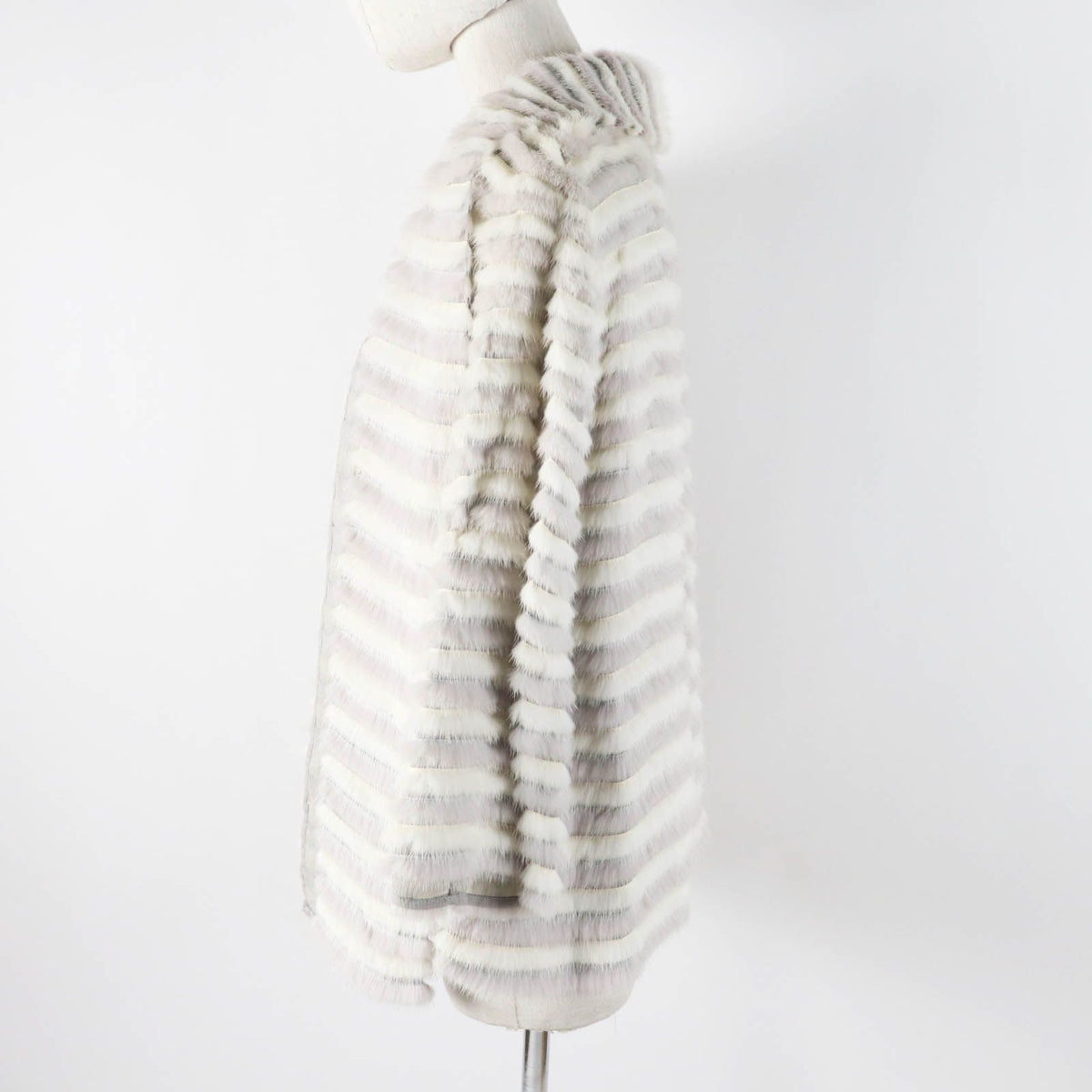 Fendi Mink Silk Shawl with Logo Button 2-Way Collarless Jacket Gray White 42 — view 4