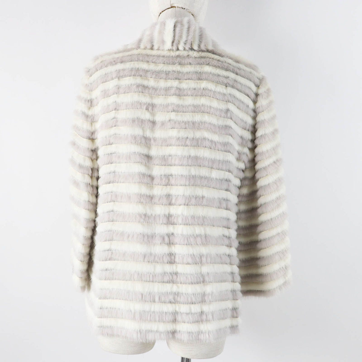 Fendi Mink Silk Shawl with Logo Button 2-Way Collarless Jacket Gray White 42 — view 5