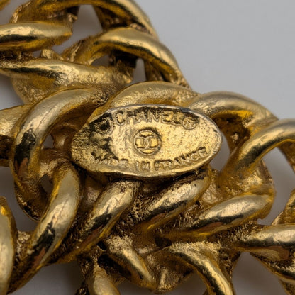 Chanel Brooch CC Logo Chain Gold First Era Vintage — view 8