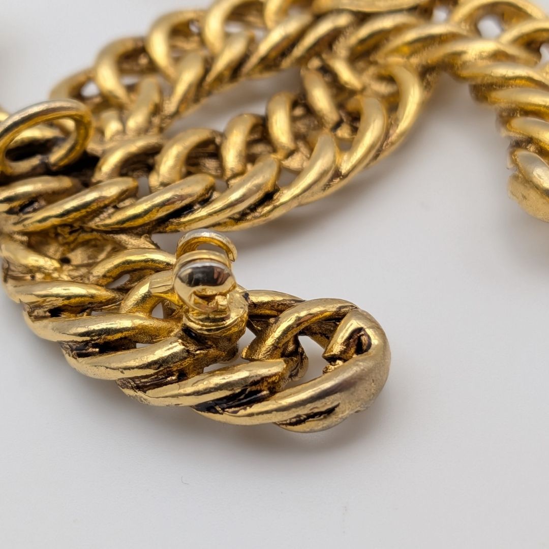 Chanel Brooch CC Logo Chain Gold First Era Vintage — view 6