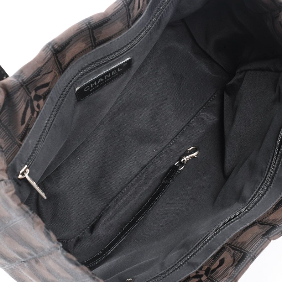 Chanel Tote Bag New Travel Line PM — view 4
