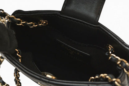 Chanel Chain Shoulder Bag Pochette Quilted Lambskin Black Gold — view 4