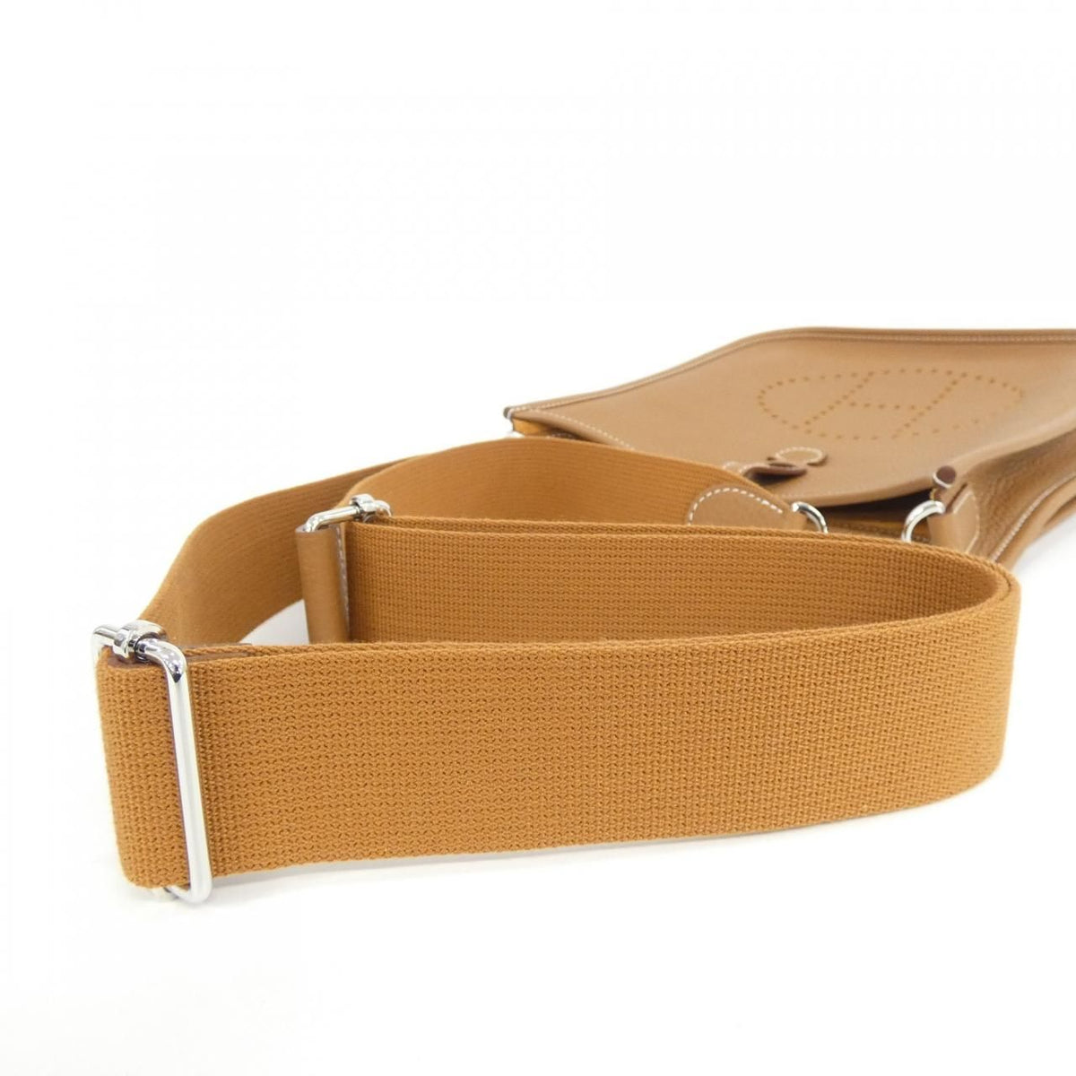 Hermes Evelyne 3 23 Shoulder Bag — view 4
