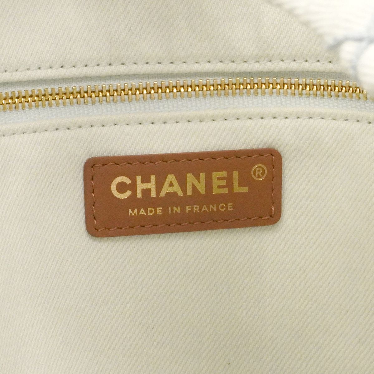 Chanel Chain Tote Bag Coco Beach Denim Blue Gold — view 5