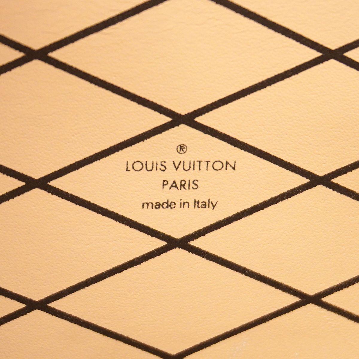 Louis Vuitton Shoulder Bag Petite Malle Pink — view 5