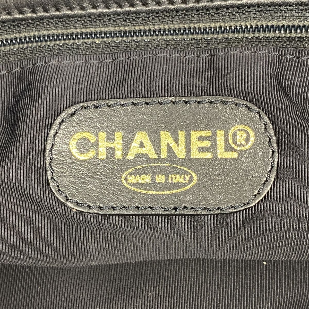 Chanel Tote Bag Lambskin Black Gold — view 5