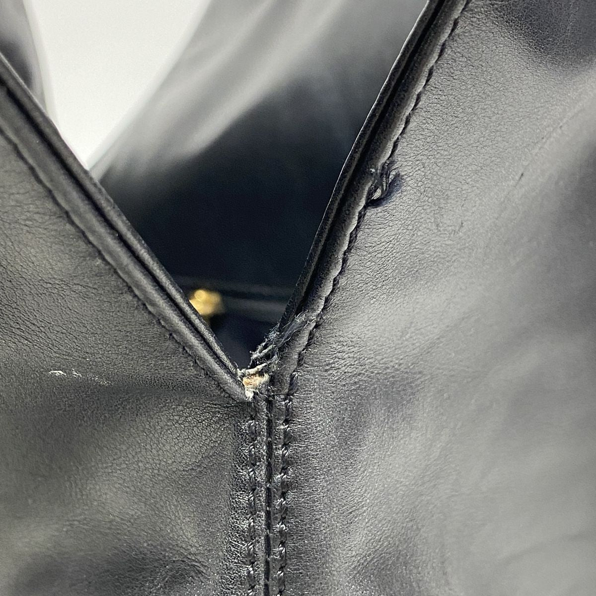 Chanel Tote Bag Lambskin Black Gold — view 6