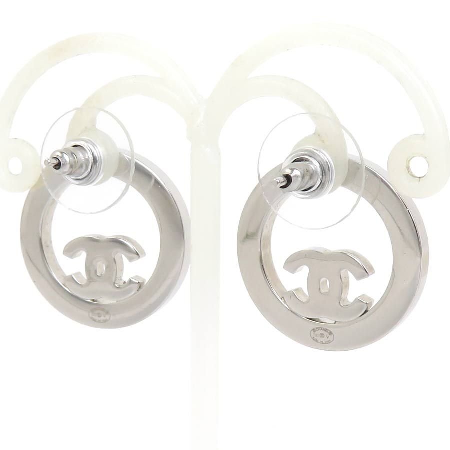 Chanel Earrings CC Logo — view 2