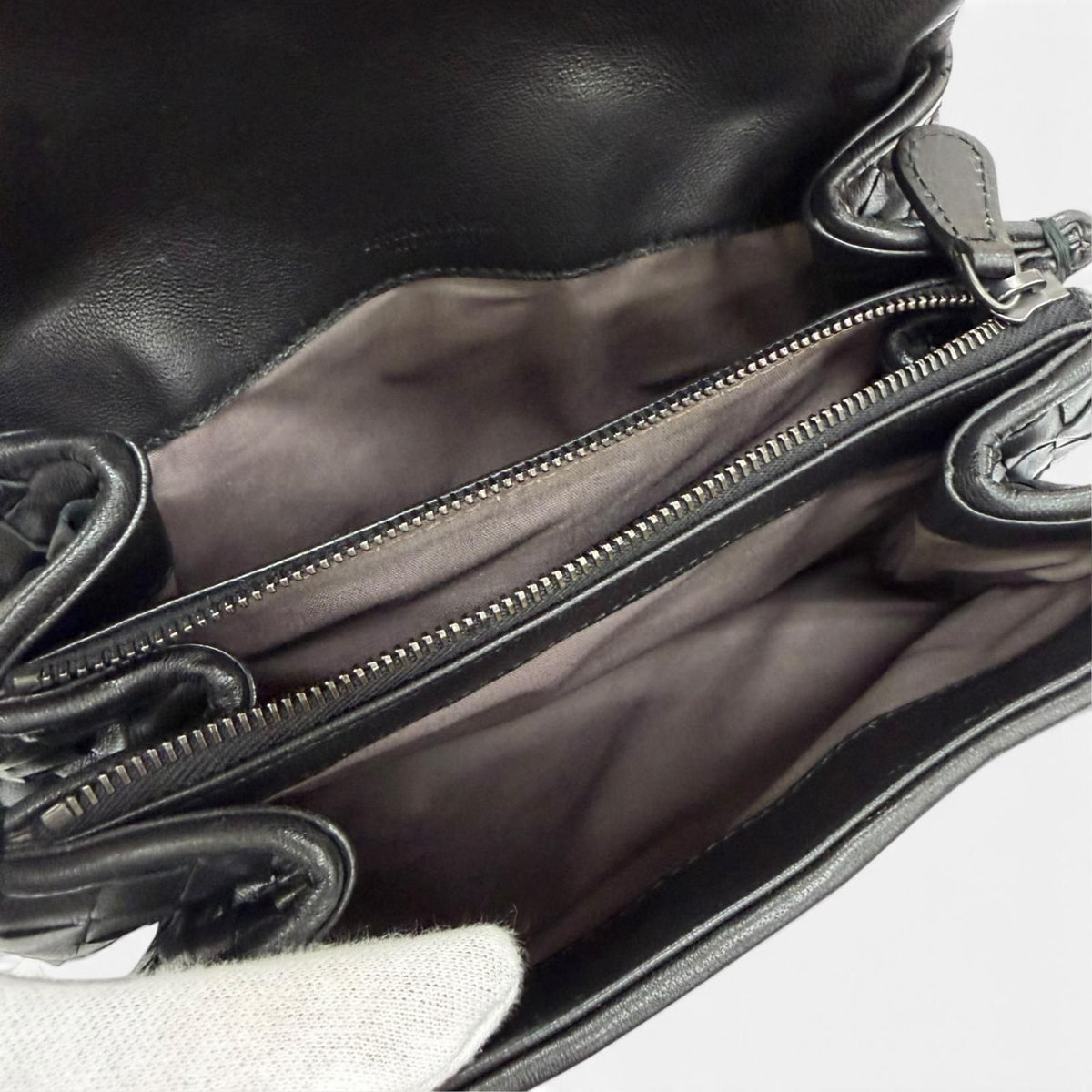 Bottega Veneta Intrecciato Leather Clutch Black — view 6