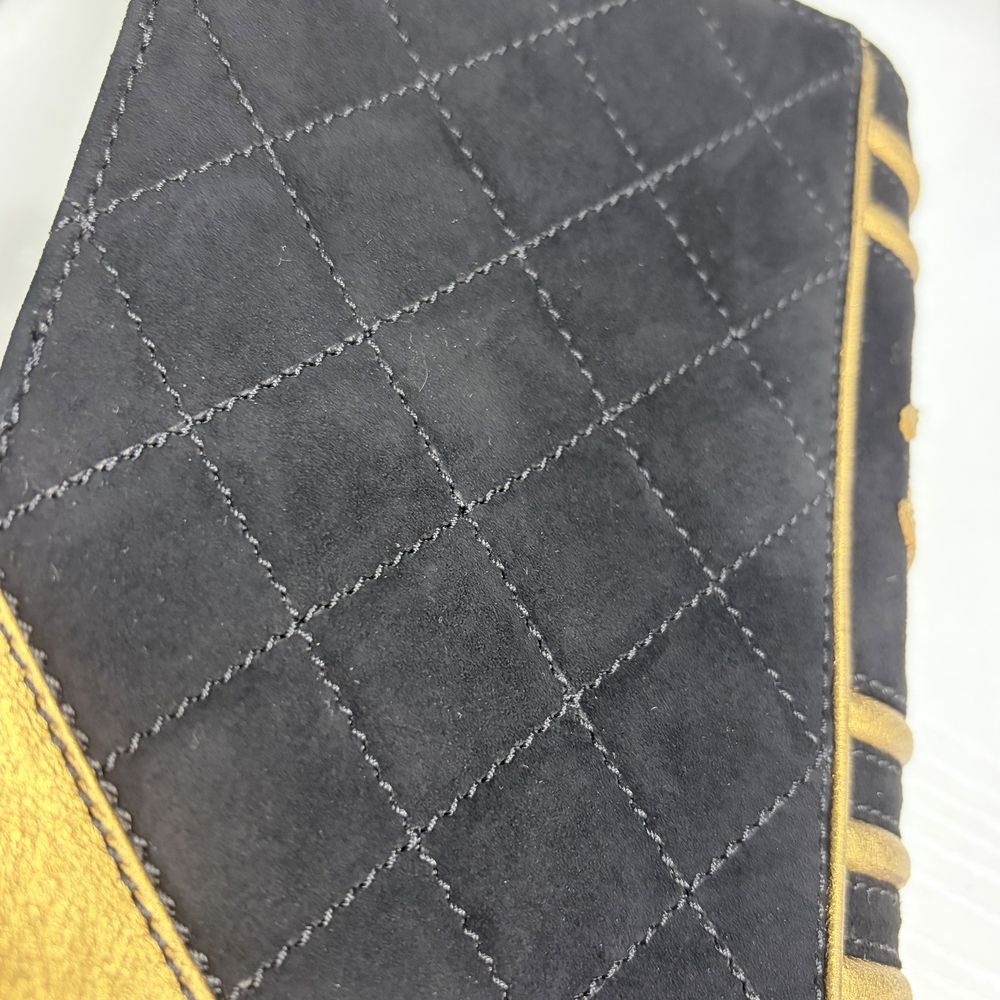 Chanel Pouch CC Logo Case Second Suede Black Gold — view 8