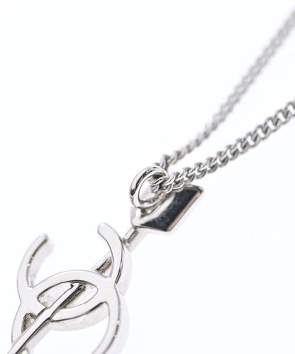 Chanel Necklace CC Logo — view 3