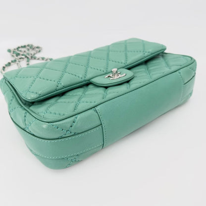 Chanel 2-Way Quilted Shoulder Bag CC Logo Crossbody Leather Green Silver — view 3
