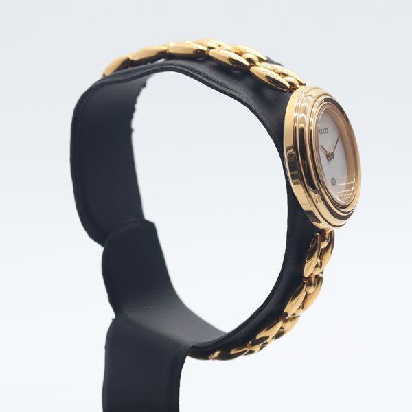 Gucci Change Bezel 11/12 Bangle Watch White Dial — view 3
