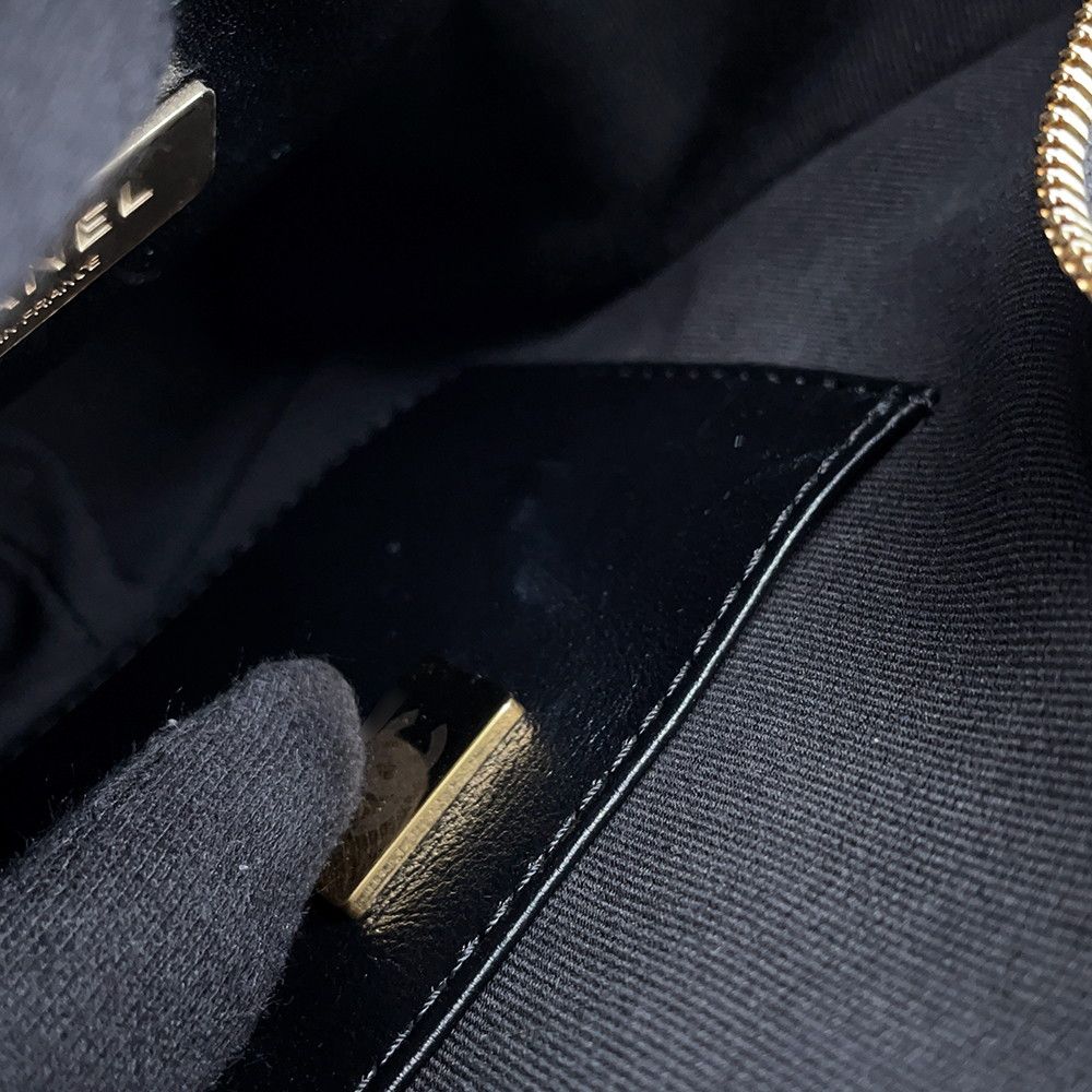 Chanel Chain Shoulder Bag Quilted CC Logo Star Lambskin Black — view 6