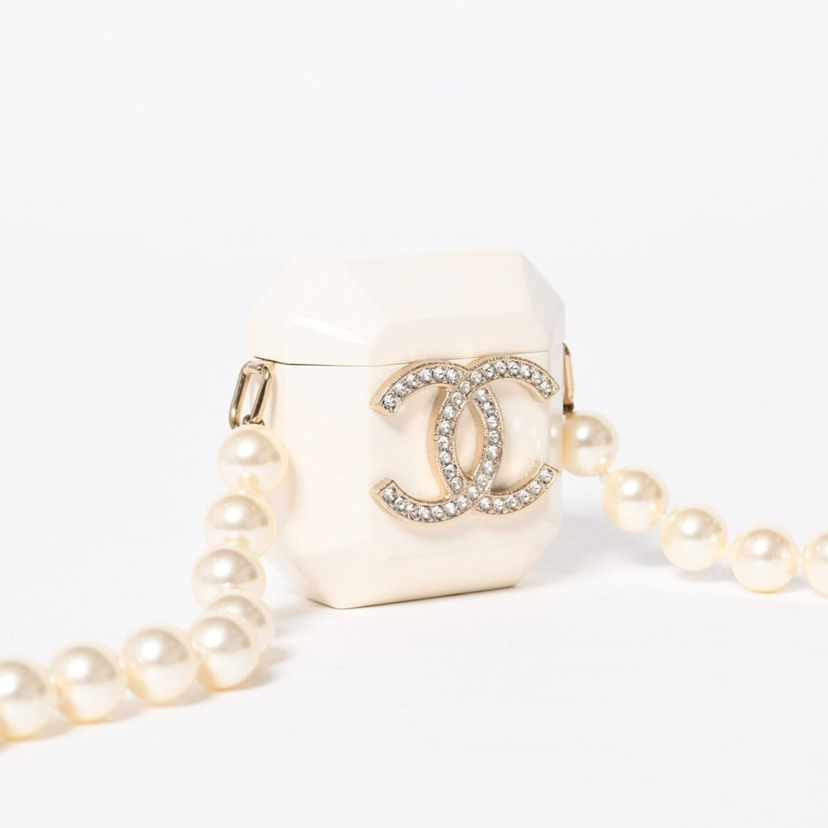 Chanel Airpods Case Necklace CC Logo Strass Metal Lambskin Resin Pearl White — view 4