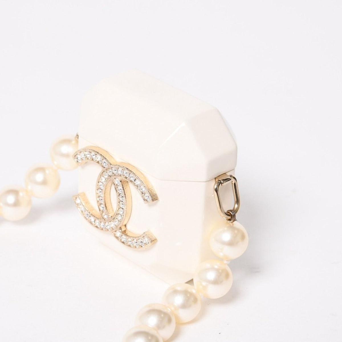 Chanel Airpods Case Necklace CC Logo Strass Metal Lambskin Resin Pearl White — view 7
