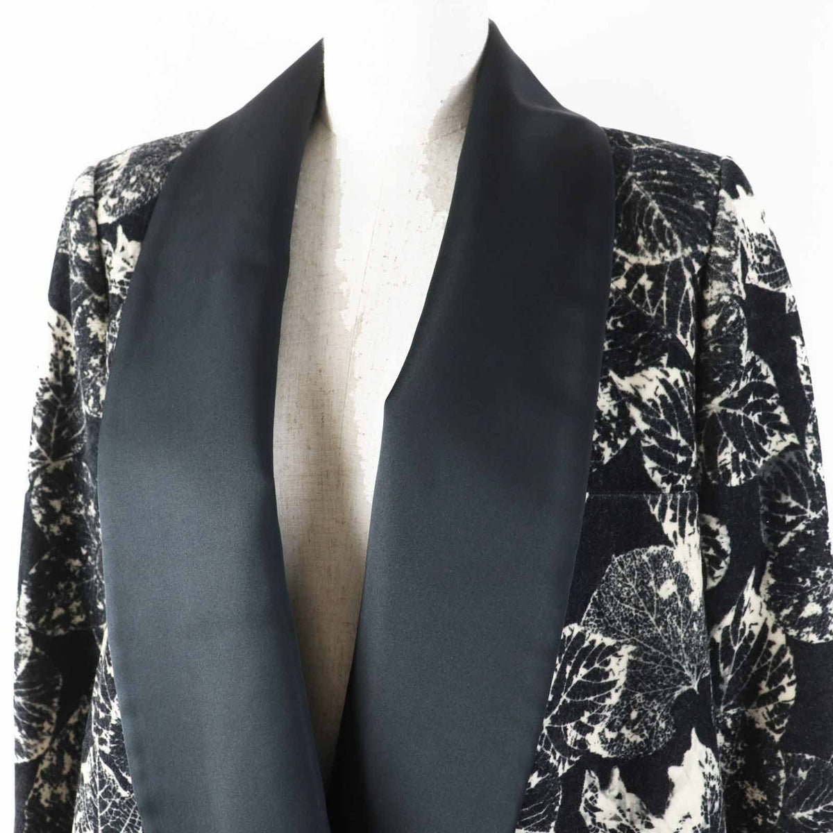 Chanel Part Lining Silk 100% Coco Buttons All Over Print Shawl Color Coat Black — view 2