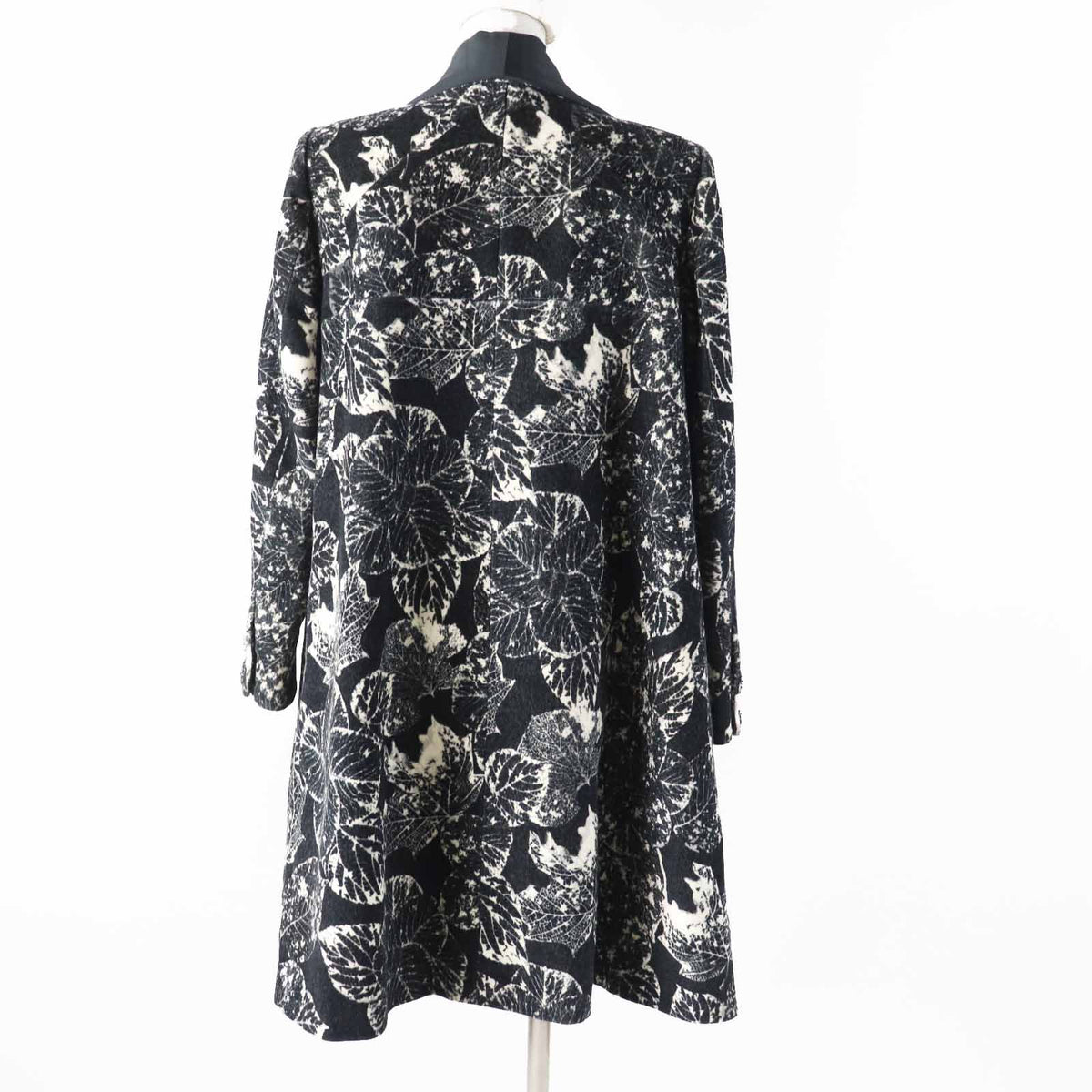 Chanel Part Lining Silk 100% Coco Buttons All Over Print Shawl Color Coat Black — view 4