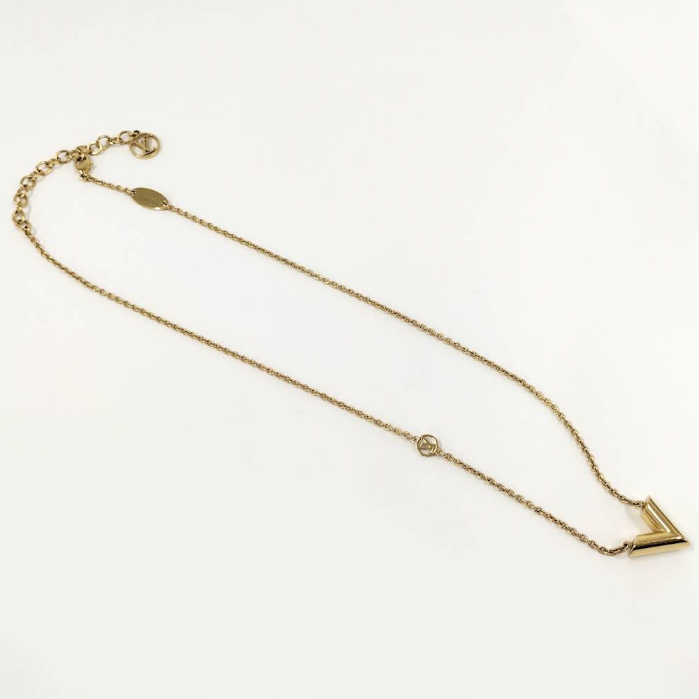 Louis Vuitton Essential V Necklace — view 3