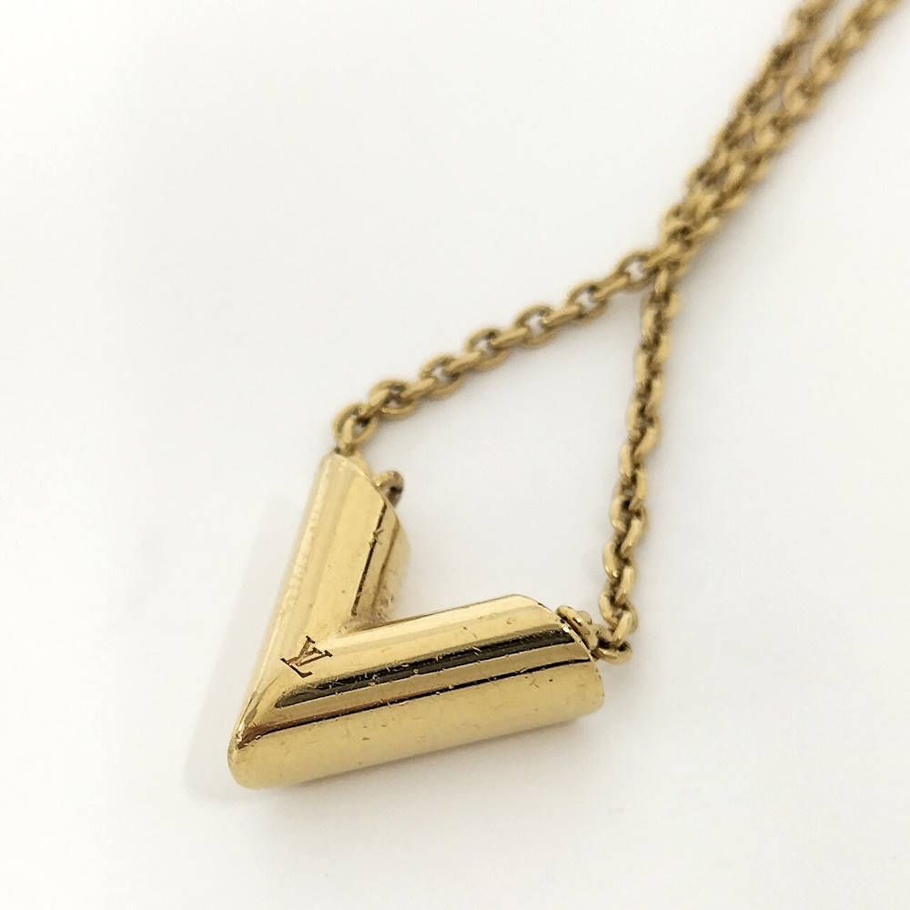 Louis Vuitton Essential V Necklace — view 4