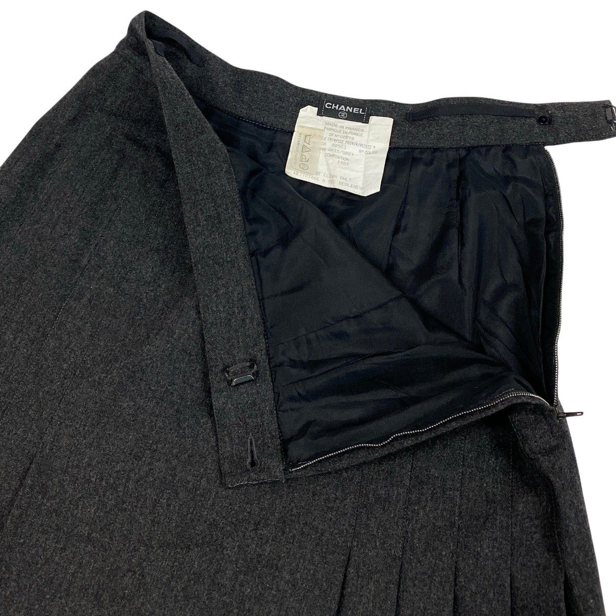 Chanel Pleated Skirt Mini 38 Gray Wool — view 4