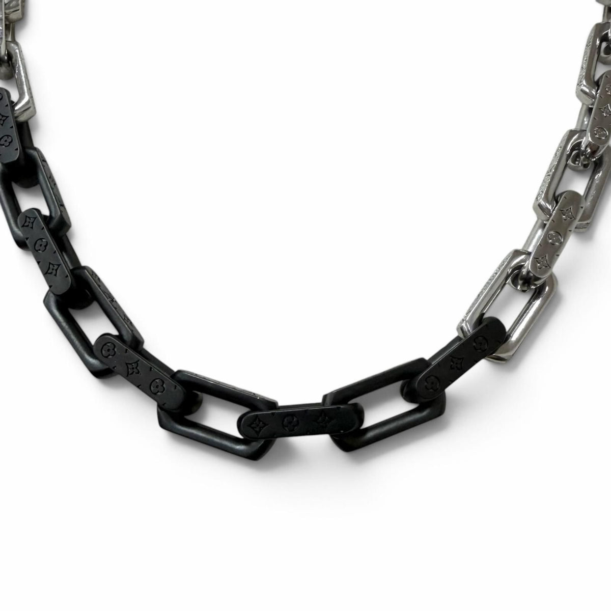 Louis Vuitton Collier Monogram Chain Necklace Silver Black