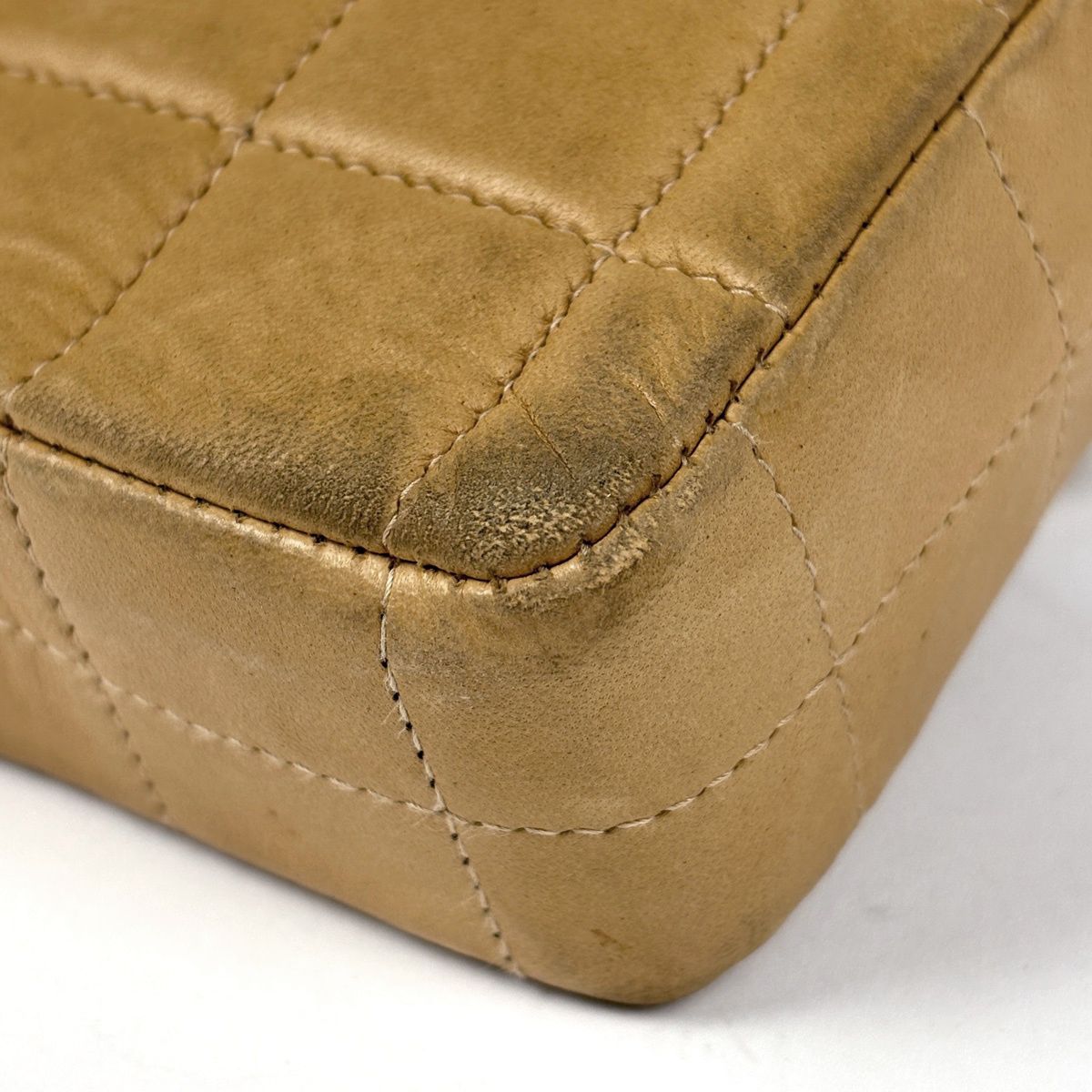 Chanel Shoulder Bag Choco Bar CC Logo Leather Brown — view 3