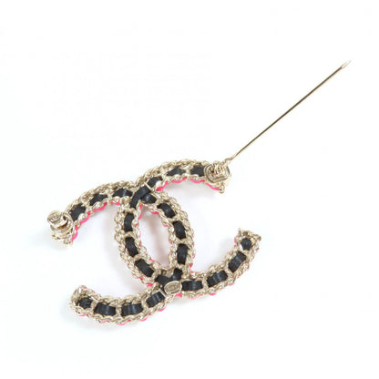 Chanel CC Logo Brooch Gold Black Pink — view 6