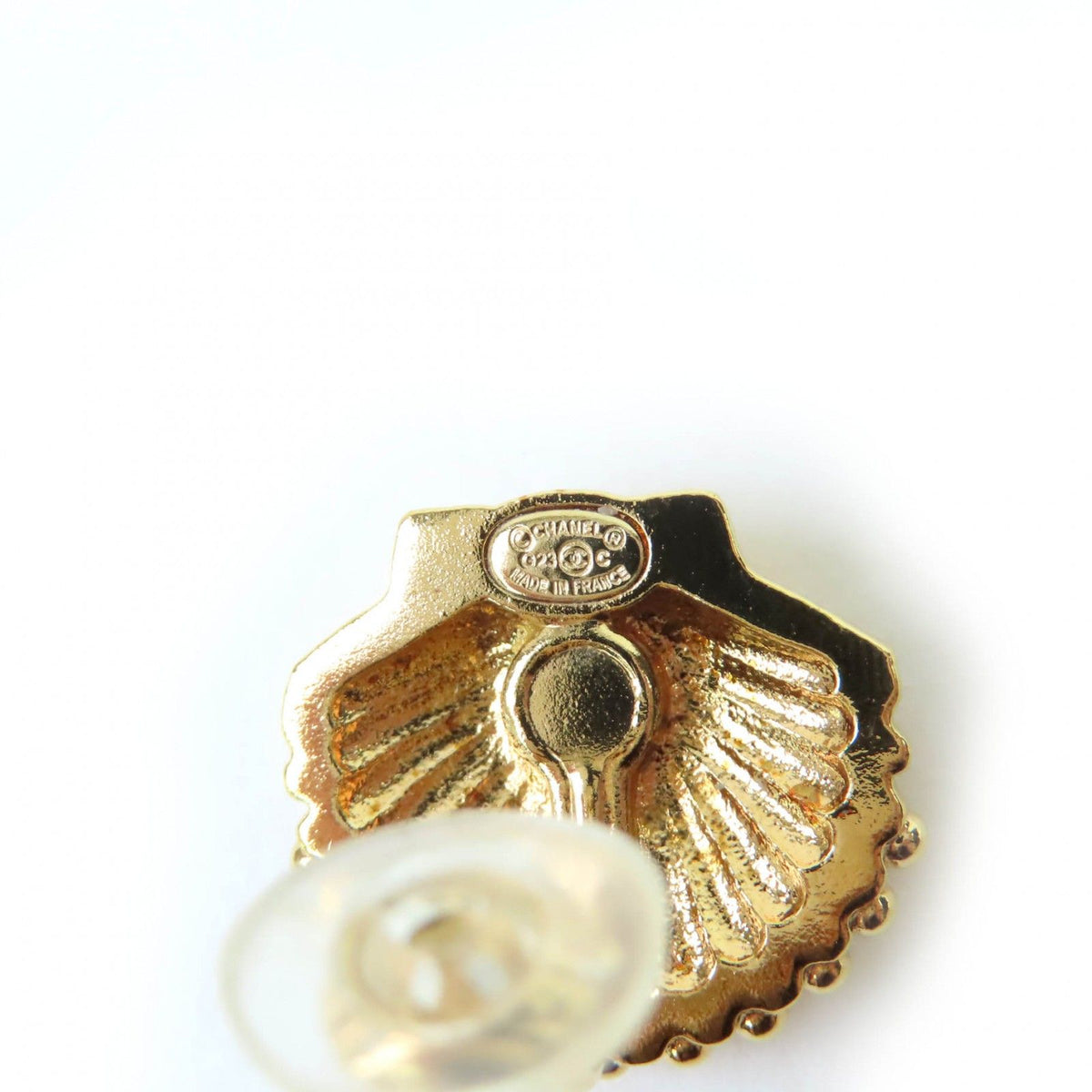 Chanel CC Logo Rhinestone Shell Design Earrings Gold — view 8