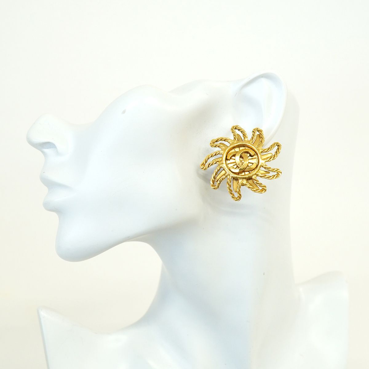 Chanel Earrings Vintage CC Logo Sun Motif Gold Plated — view 5