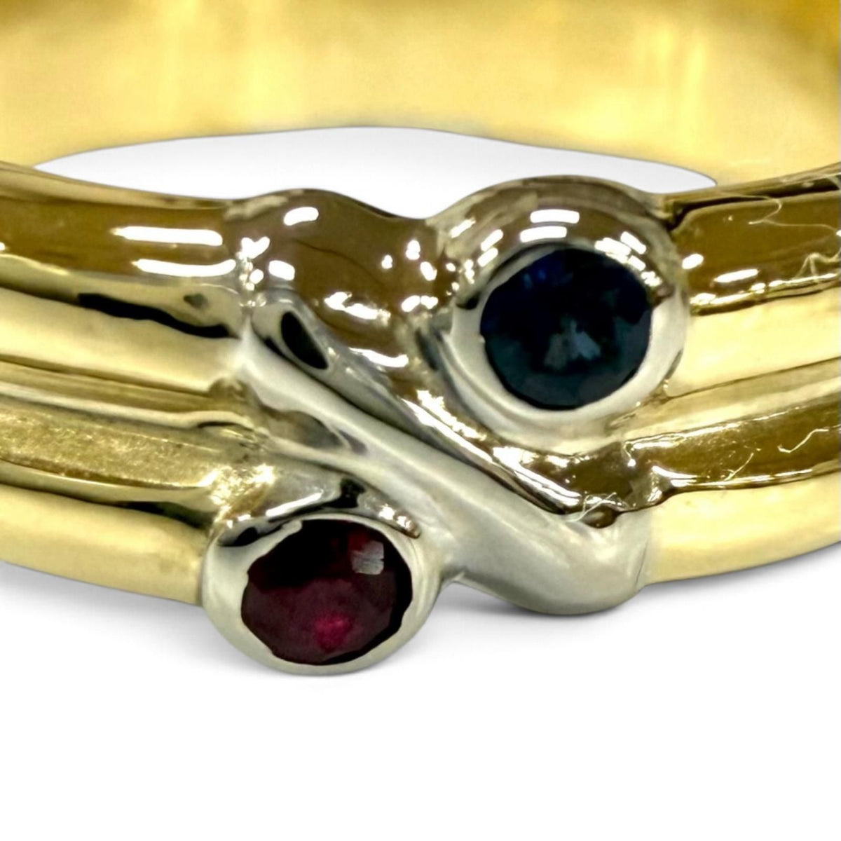 Tiffany & Co 750 Signature Sapphire Ruby Ring JP — view 6