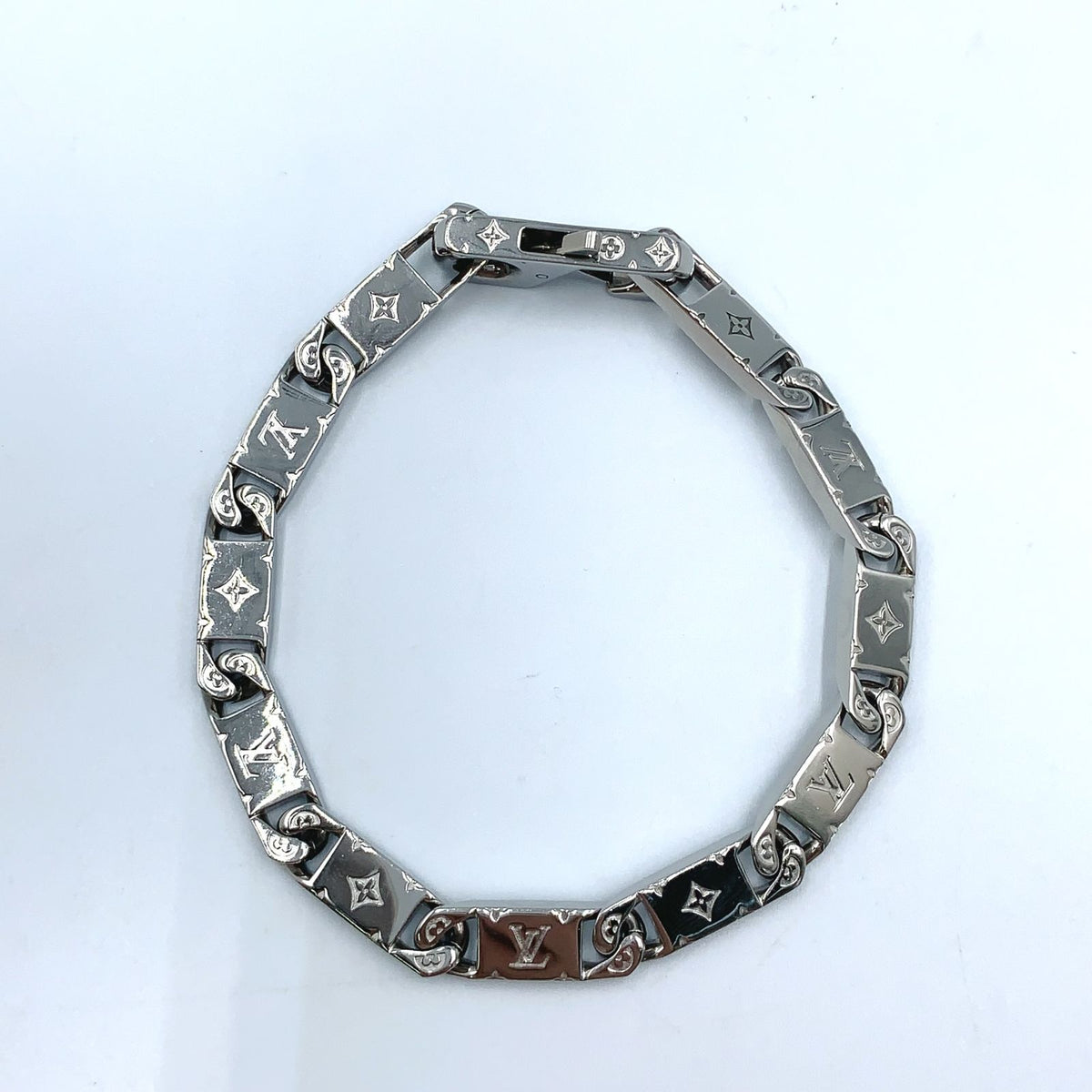 Louis Vuitton Tide Up Metal Silver Bracelet — view 2