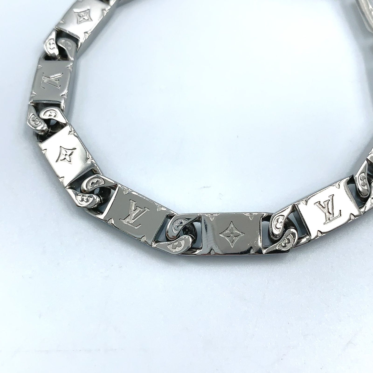 Louis Vuitton Tide Up Metal Silver Bracelet