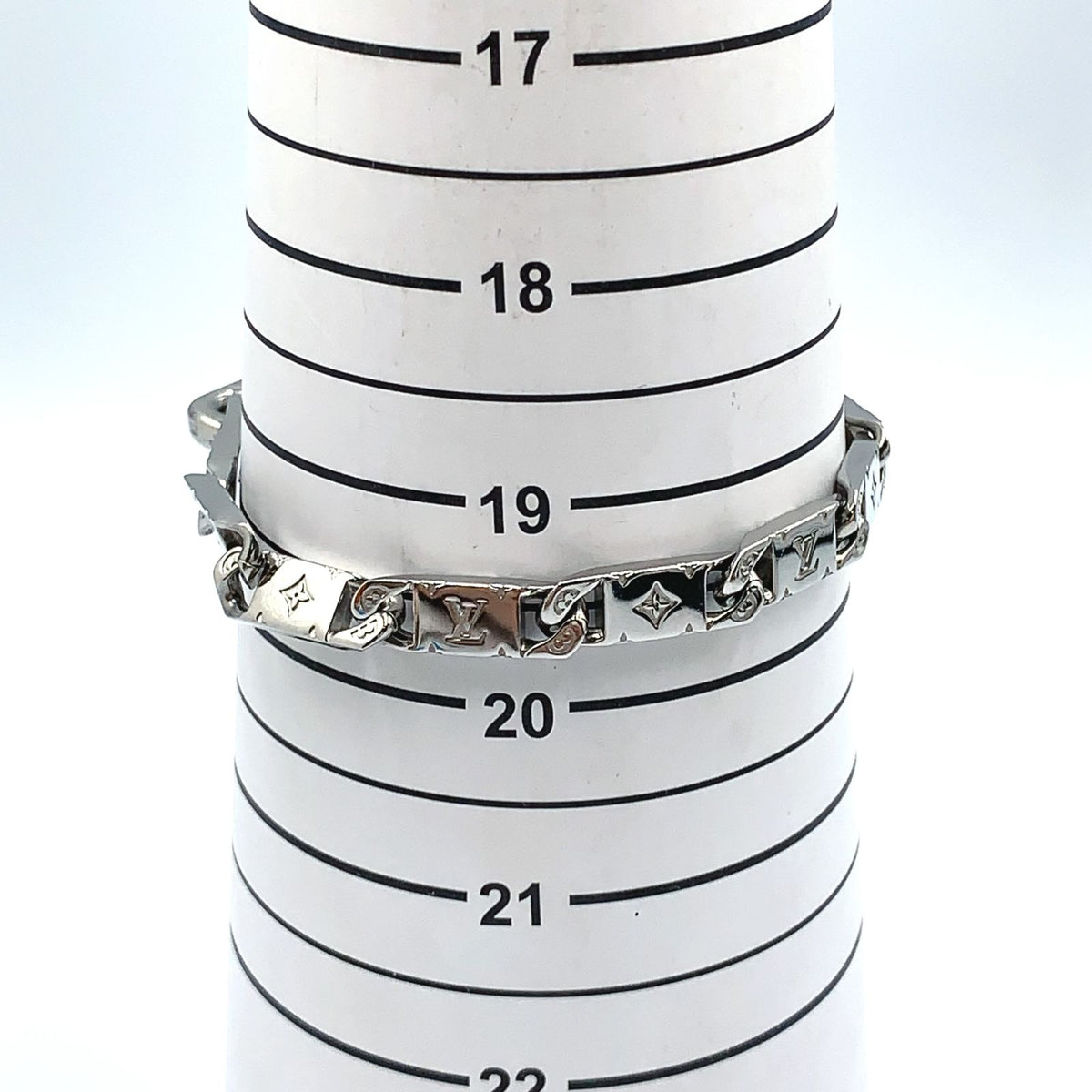 Louis Vuitton Tide Up Metal Silver Bracelet — view 8