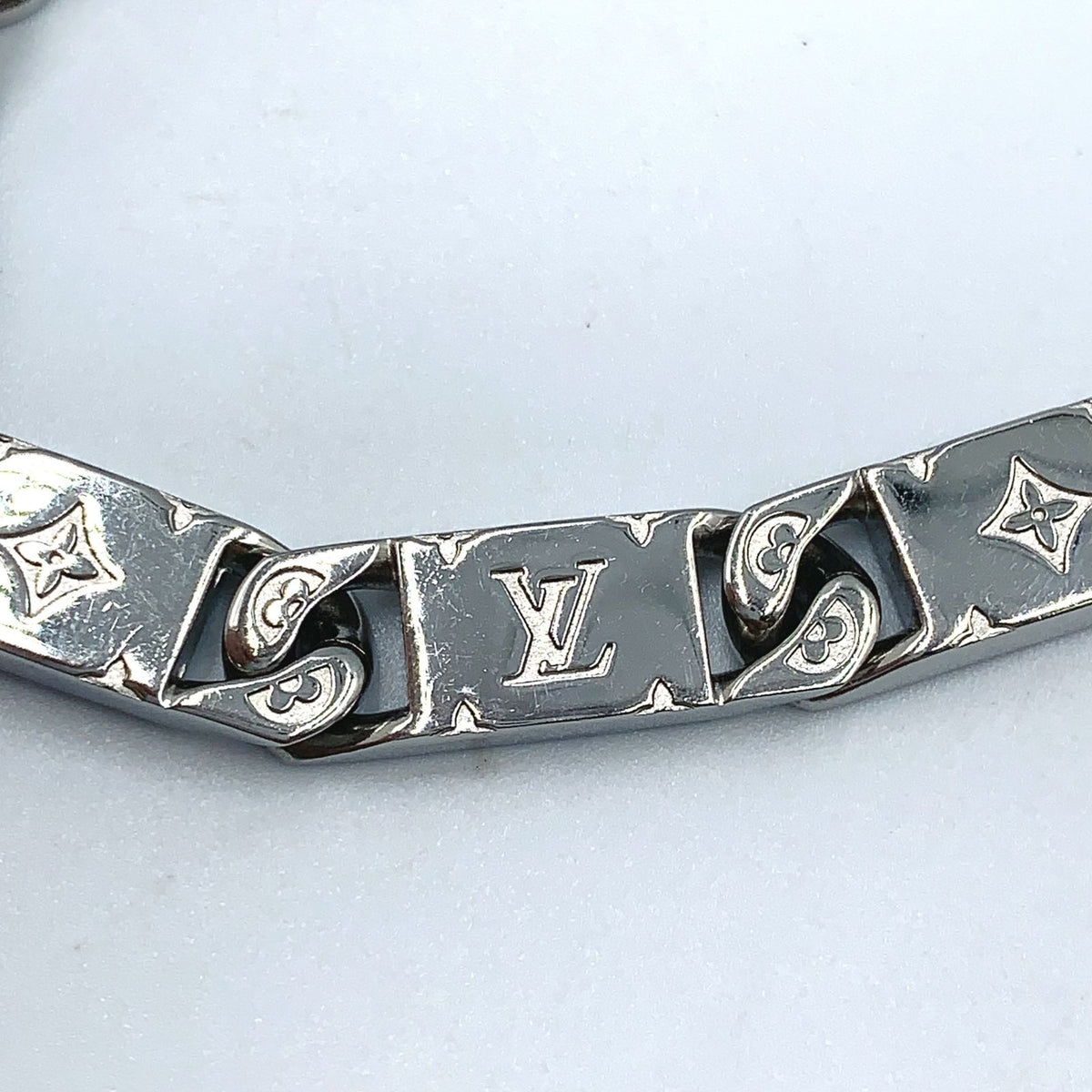 Louis Vuitton Tide Up Metal Silver Bracelet — view 3