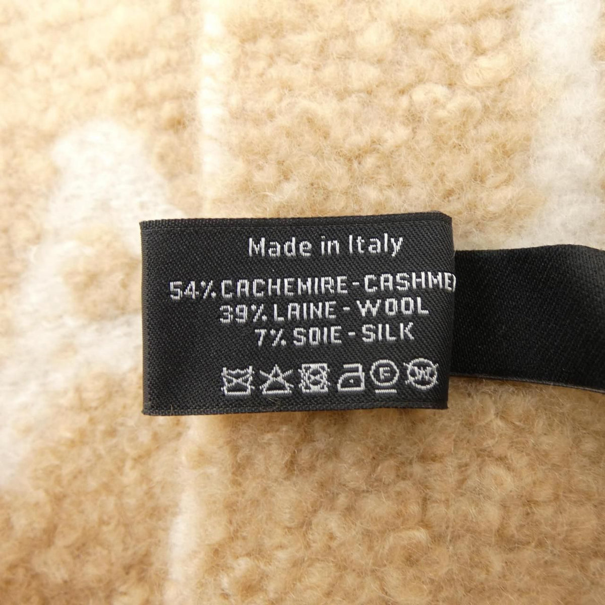 Chanel Scarf Beige — view 3