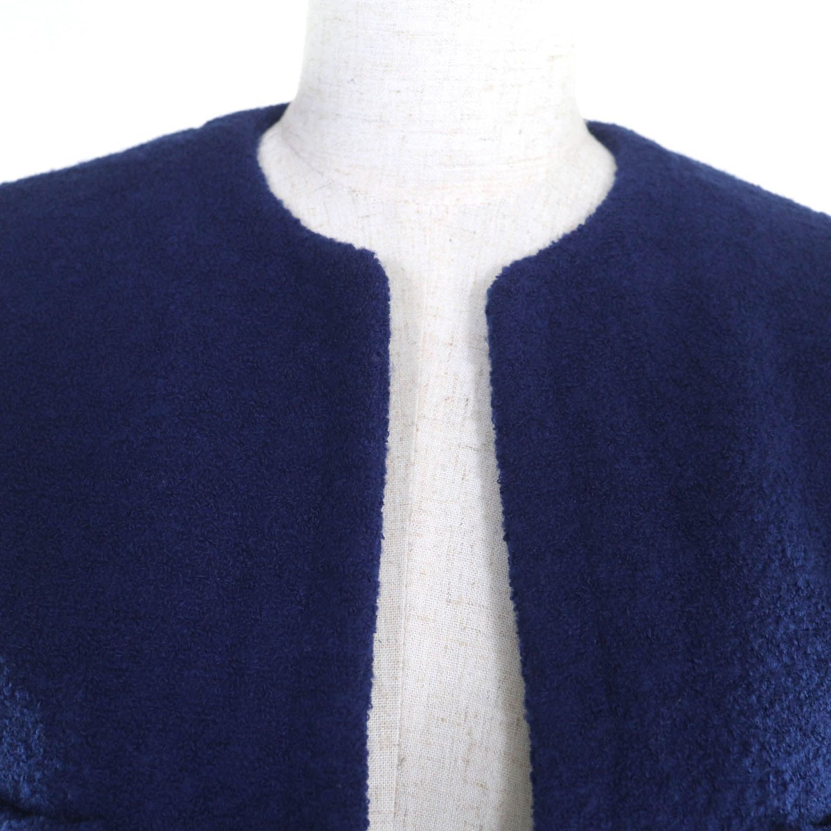 Chanel Boutique Vintage Lining Silk 100% CC Logo Buttoned Pile Suit 36 — view 4