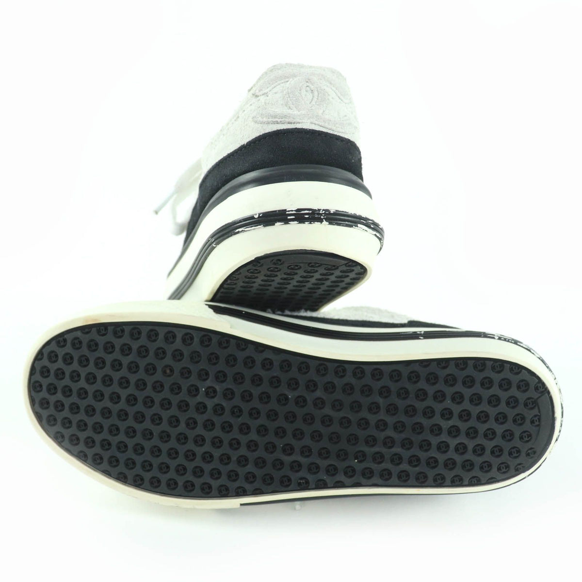 Chanel 23B CC Logo Lace-up Suede Leather Low-Top Sneakers White — view 6