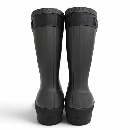 Chanel Rubber CC Logo Side Rain Boots Short Black — view 4