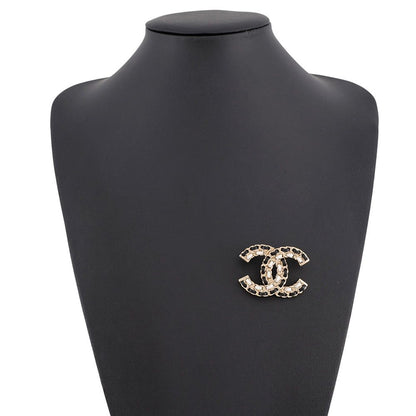 Chanel Brooch CC Logo Leather Black White — view 4