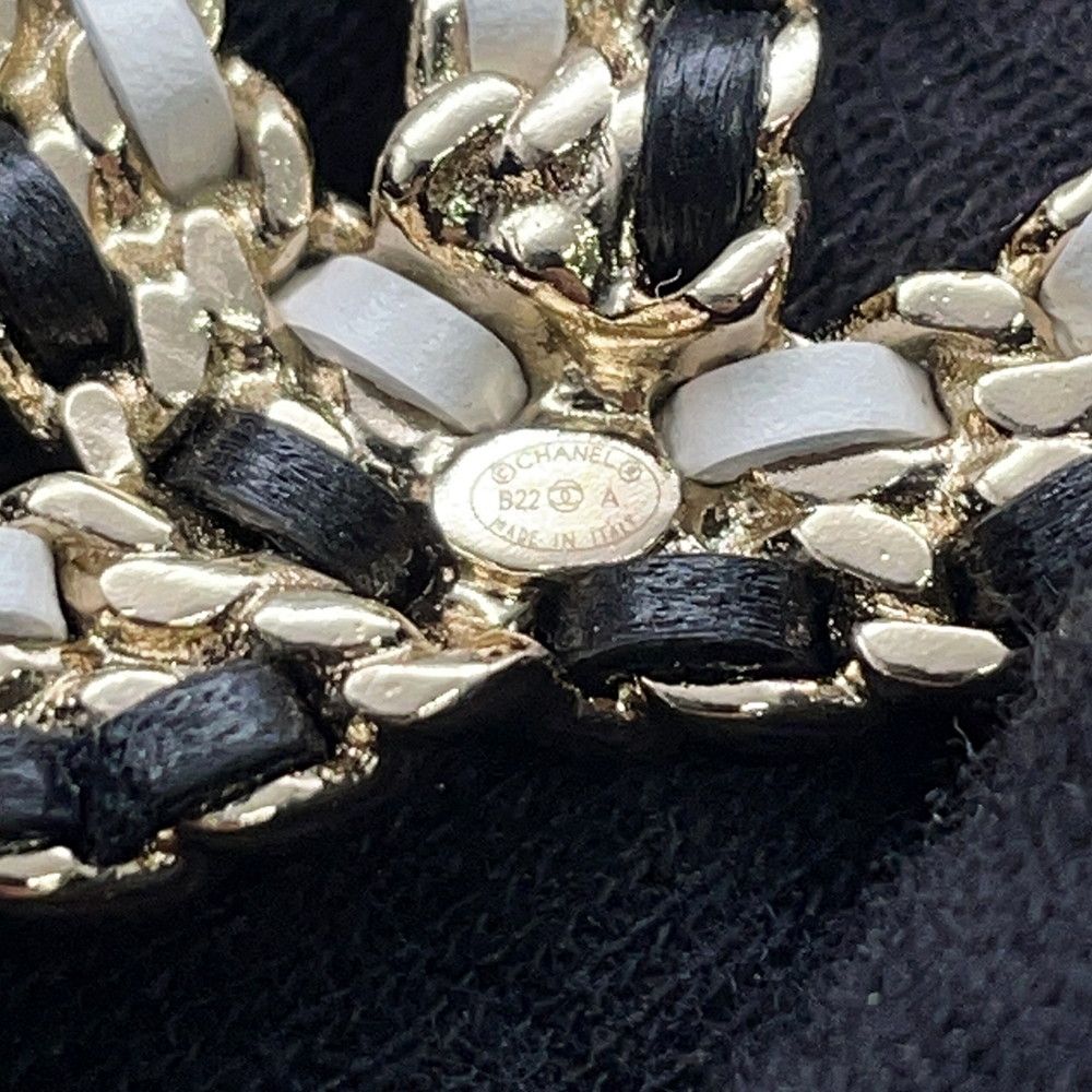 Chanel Brooch CC Logo Leather Black White — view 8
